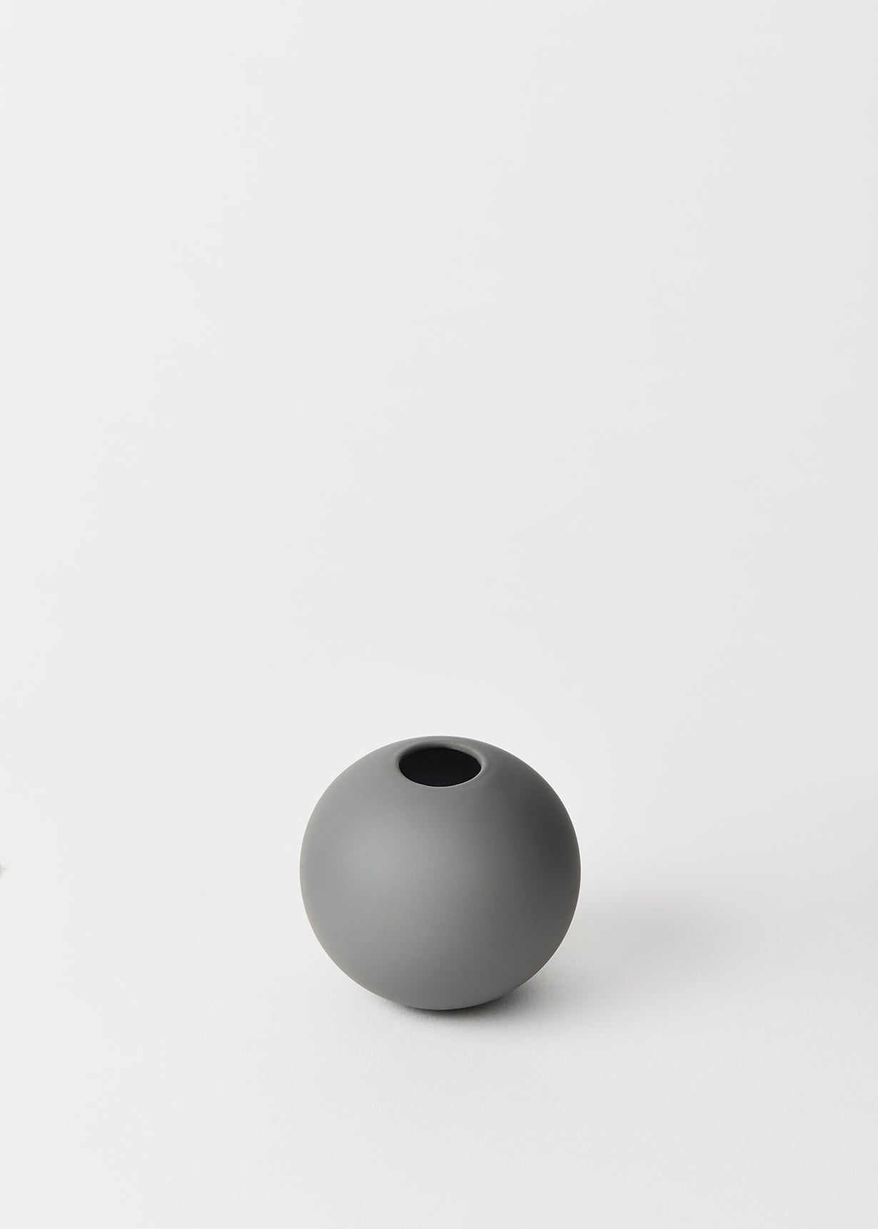 Grey Ball Vase | 8cm